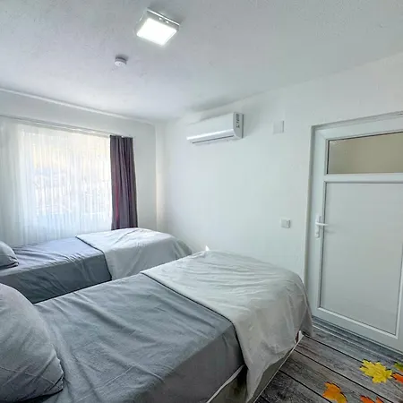 Doga Icerisinde Apartment